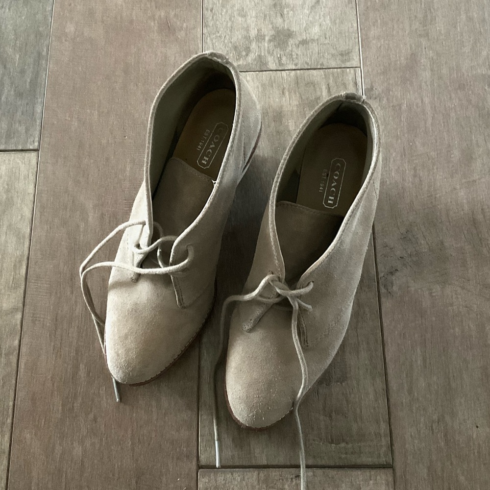 Coach neutral wedges